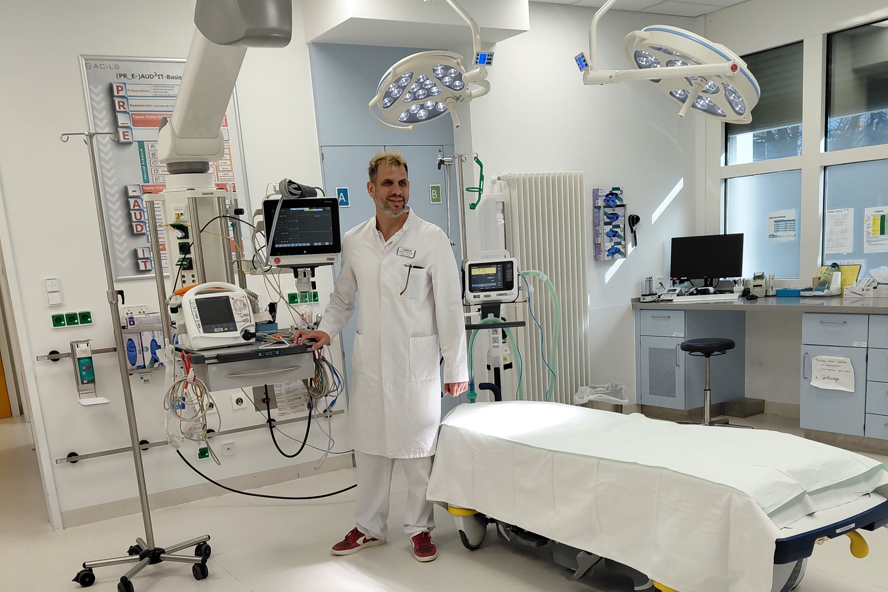 Leiter der Notaufnahme im Schockraum des Krankenhauses Weilheim.